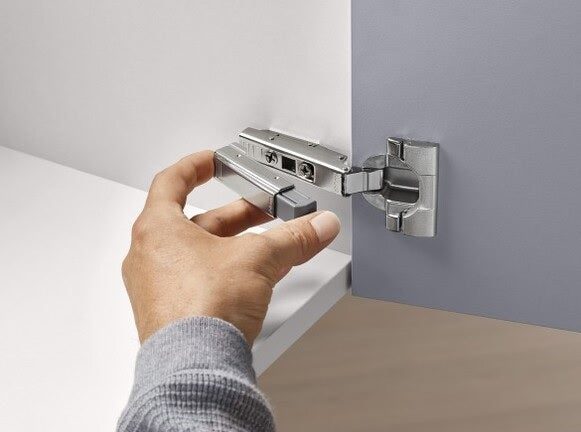 BLUM DOORS HINGE ATTACHMENT ARM PLATED (CONVERT STANDARD HINGE TO SOFT CLOSING)